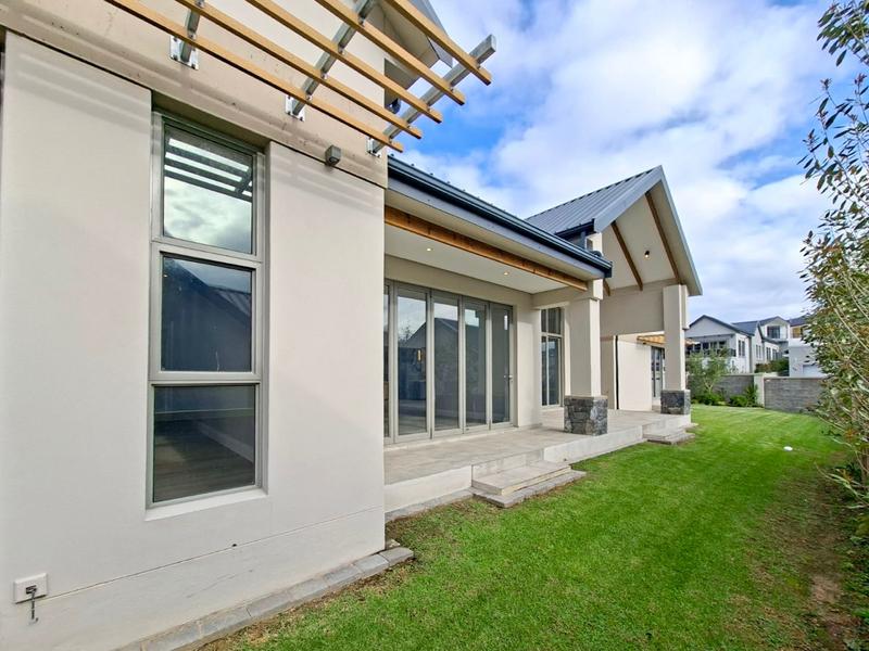 4 Bedroom Property for Sale in Kingswood Golf Estate Western Cape